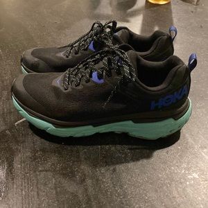 Black Running Shoes - Hoka Bondi 8